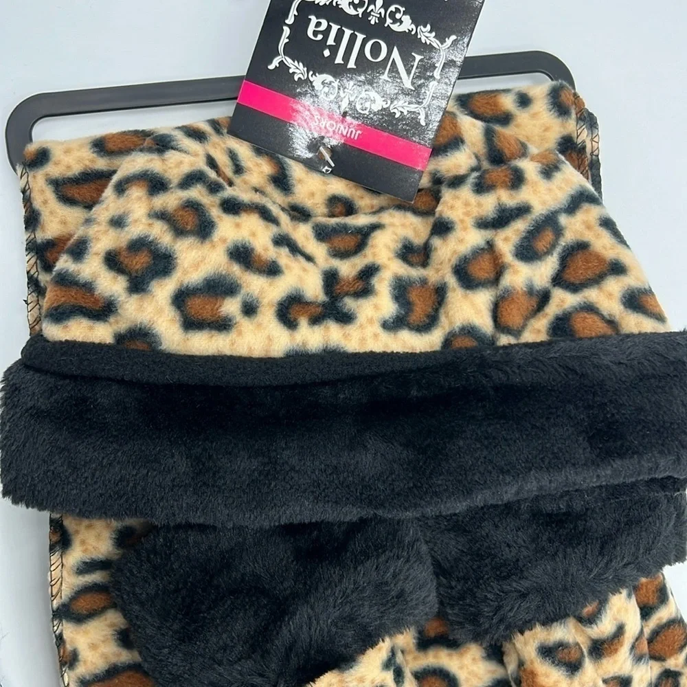NOLLIA JUNIORS SIZE SCARF HAT AND GLOVE SET NEW WITH TAGS ANIMAL PRINT